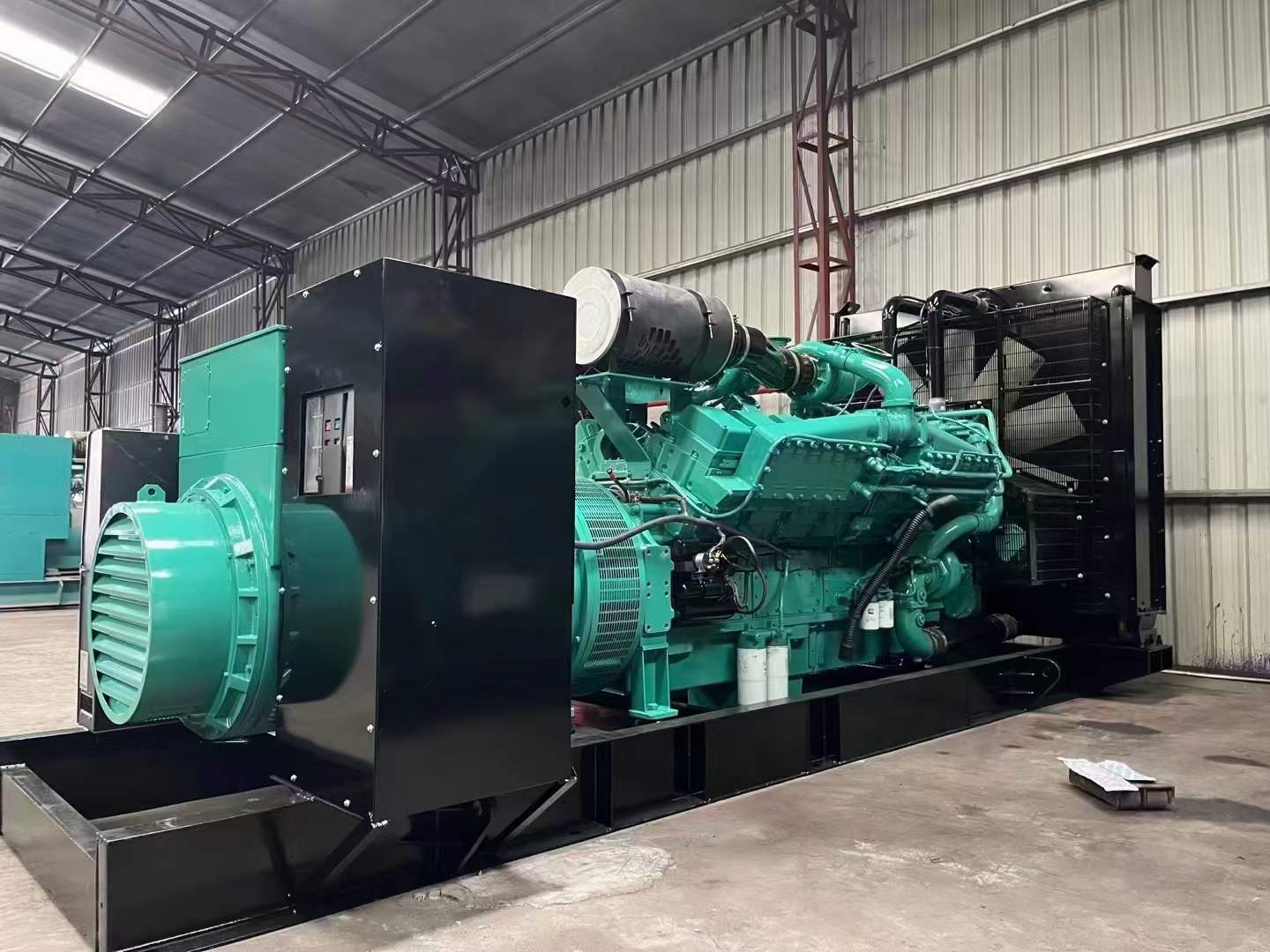 达日如何降低 800kW 柴油发电机输出电流的波动？