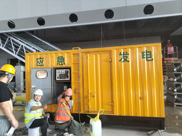 达日怎样判断空气滤清器是否需要更换？